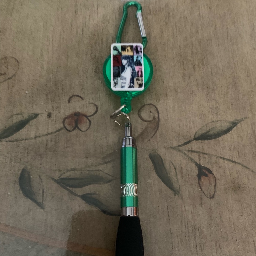 New handmade Taylor Swift pen and key ring or backpack clip.